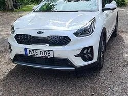 Vit Begagnad 2020 Kia Niro 2 SUV | 218 000 kr (Marknadspris)