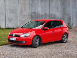 Röd Begagnad 2011 VW Golf VI Halvkombi | 75 000 kr (Marknadspris)