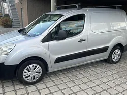 Grå Begagnad 2011 Peugeot Partner Minibuss | 52 000 kr (Lite dyr)