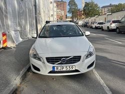 Vit Begagnad 2013 Volvo V60 Momentum Kombi | 80 000 kr (Superpris)