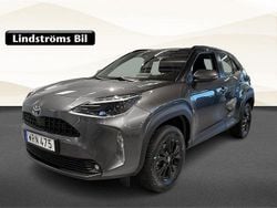 Mörkgrå Begagnad 2023 Toyota Yaris Cross Active SUV | 289 900 kr (Marknadspris)