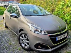 Mörkgrå metallic Begagnad 2015 Peugeot 208 Allure Halvkombi | 60 000 kr (Superpris)