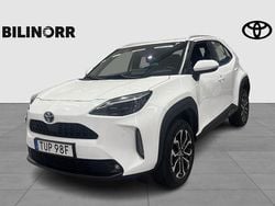 Vit Begagnad 2022 Toyota Yaris Hybrid SUV | 279 400 kr (Marknadspris)