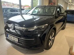 Svart Begagnad 2024 VW Tiguan Life SUV | 399 000 kr (Lite dyr)