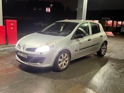 Silver Begagnad 2007 Renault Clio R.S. Halvkombi | 25 000 kr (Marknadspris)