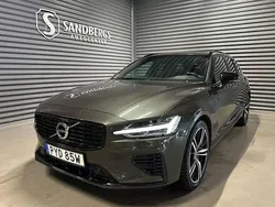 Mörkgrå Begagnad 2021 Volvo V60 R-Design Kombi | 364 500 kr (Marknadspris)