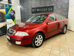 Mörkröd (rad) Begagnad 2005 Skoda Octavia Halvkombi | 27 900 kr