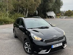 Svart Begagnad 2017 Kia Niro Advance SUV | 145 000 kr (Marknadspris)