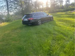 Svart Begagnad 2020 Mercedes E220 Avantgarde Kombi | 155 000 kr