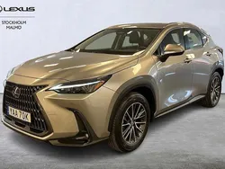Ljusgrå Begagnad 2024 Lexus NX350h SUV | 489 000 kr (Marknadspris)