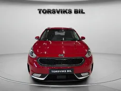 Röd Begagnad 2017 Kia Niro Advance SUV | 189 900 kr (Lite dyr)
