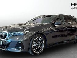 Grå Begagnad 2024 BMW 530e Comfort Edition Kombi | 688 700 kr (Lite dyr)