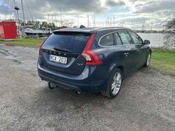 Begagnad 2012 Volvo V60 Summum Kombi | 87 495 kr (Marknadspris)