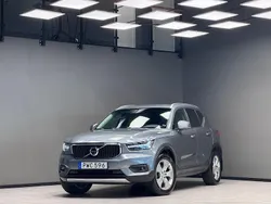 Grå Begagnad 2018 Volvo XC40 Momentum SUV | 279 900 kr (Marknadspris)