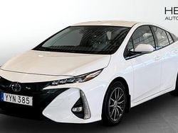 Vit (white) Begagnad 2017 Toyota Prius Halvkombi | 209 900 kr