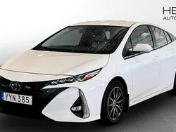 Vit (white) Begagnad 2017 Toyota Prius Halvkombi | 209 900 kr