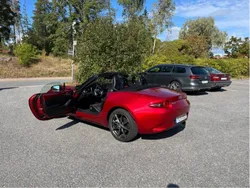 Röd Begagnad 2017 Mazda MX5 Inclusive Cab | 232 000 kr (Marknadspris)