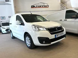 Vit Begagnad 2018 Peugeot Partner S Minibuss | 109 000 kr