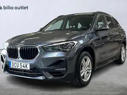 Grå Begagnad 2022 BMW X1 Sport Line SUV | 284 900 kr (Marknadspris)