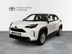 Pure white (040) Begagnad 2021 Toyota Yaris Cross Active SUV | 239 900 kr (Bra pris)