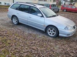 Silver Begagnad 2002 Toyota Avensis Kombi | 6 000 kr (Superpris)