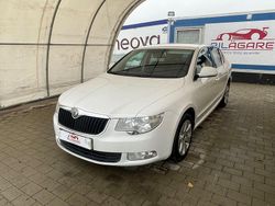 Vit Begagnad 2011 Skoda Superb Ambition Halvkombi | 54 900 kr (Marknadspris)