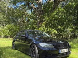 Svart Begagnad 2006 BMW 325 Comfort Edition Sedan | 50 000 kr (Marknadspris)