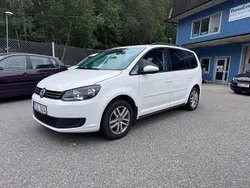 Vit Begagnad 2013 VW Touran Minibuss | 87 900 kr (Dyr)
