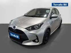 Grå Begagnad 2022 Mazda 2 Halvkombi | 209 900 kr (Marknadspris)