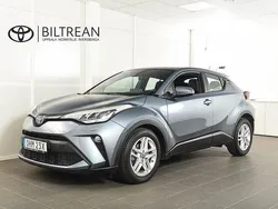 Grå Begagnad 2022 Toyota C-HR Active SUV | 268 900 kr (Marknadspris)