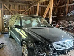 Svart Begagnad 2005 Mercedes E350 Kombi | 15 000 kr