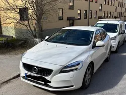 Vit Begagnad 2017 Volvo V40 Kinetic Kombi | 130 000 kr (Marknadspris)