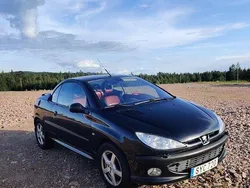 Svart Begagnad 2002 Peugeot 206 CC Cab | 17 500 kr (Marknadspris)