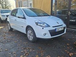 Vit Begagnad 2010 Renault Clio R.S. Halvkombi | 34 900 kr (Marknadspris)