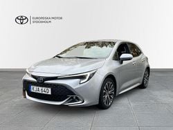 Silver Begagnad 2024 Toyota Corolla Hybrid Style Halvkombi | 299 900 kr (Marknadspris)