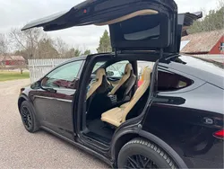 Svart Begagnad 2017 Tesla Model X SUV | 299 000 kr