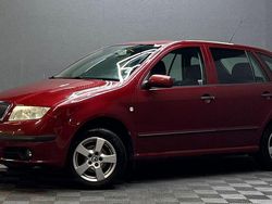 Mörkröd (röd) Begagnad 2005 Skoda Fabia Halvkombi | 19 900 kr (Marknadspris)