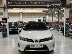Vit Begagnad 2013 Toyota Auris Hybrid Kombi | 124 900 kr (Marknadspris)
