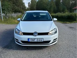 Vit Begagnad 2016 VW Golf VII Halvkombi | 95 000 kr (Superpris)