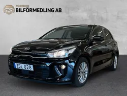 Svart Begagnad 2017 Kia Rio Halvkombi | 139 800 kr (Marknadspris)