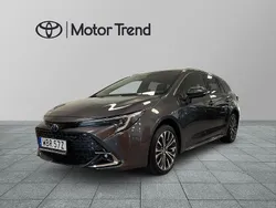 Mörkgrå (grå) Begagnad 2024 Toyota Corolla Style Kombi | 379 900 kr (Lite dyr)