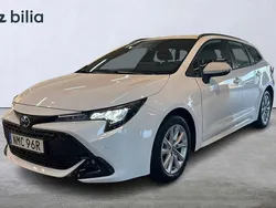 Vit Begagnad 2024 Toyota Corolla Active Kombi | 299 900 kr (Marknadspris)