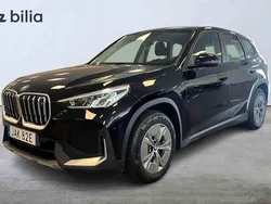 Svart Begagnad 2023 BMW iX1 SUV | 459 000 kr (Marknadspris)