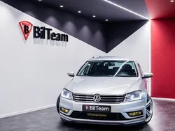 Flerfärgad Begagnad 2013 VW Passat R-line Kombi | 119 900 kr (Dyr)