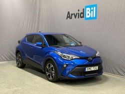 Blå Begagnad 2022 Toyota C-HR+ Edition SUV | 259 500 kr (Marknadspris)