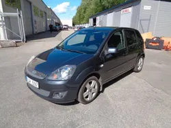 Grå Begagnad 2007 Ford Fiesta Halvkombi | 29 900 kr (Marknadspris)