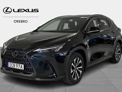 Svart Begagnad 2022 Lexus NX350h Executive Line SUV | 429 900 kr