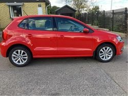 Röd Begagnad 2016 VW Polo Halvkombi | 99 000 kr (Marknadspris)
