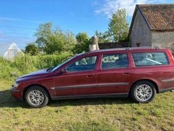 Röd Begagnad 2004 Volvo V70 Kombi | 20 000 kr (Marknadspris)