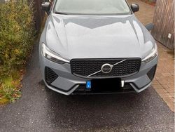 Grå Begagnad 2022 Volvo XC60 R-Design SUV | 485 000 kr (Lite dyr)